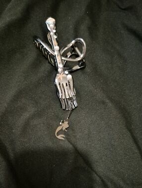 Silver Metal Hair Claw Clip with Ariel Charm - Women Hair Clip